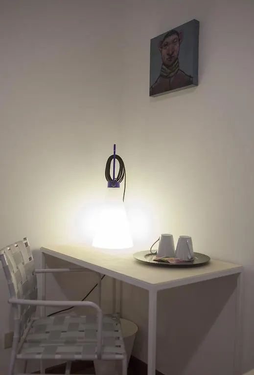 B&B Gallery Bérgamo 0*,  Itália